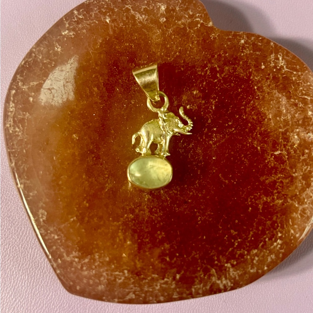 .925 Sterling silver Elephant pendant with Aquamarine natural stone